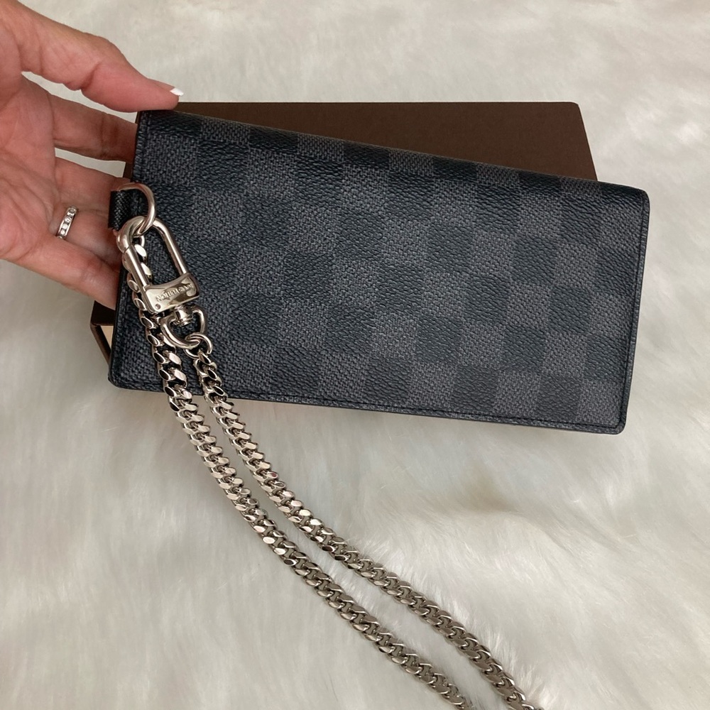 Chain Wallet amazing Condition. - Picture 3 of 15